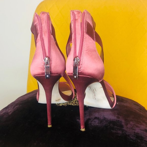 Vince Camuto Devin Sandal size 8.5 Mint NWOT - Picture 12 of 14